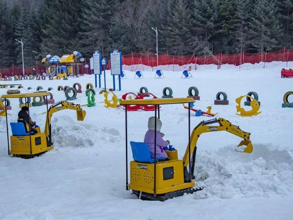 雪地挖掘机